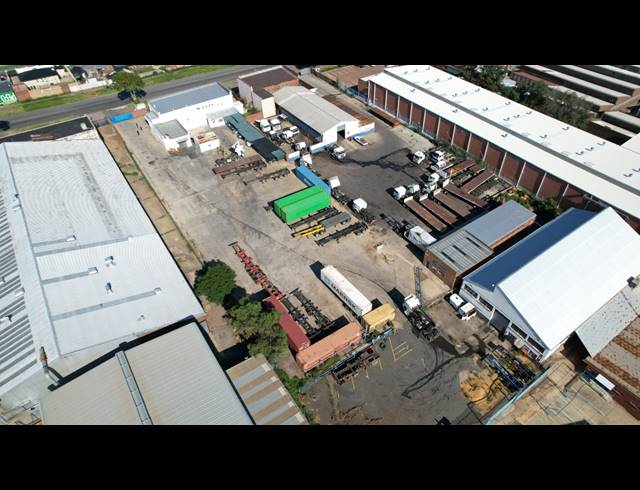 1,786M² FACTORY TO LET IN STEELEDALE